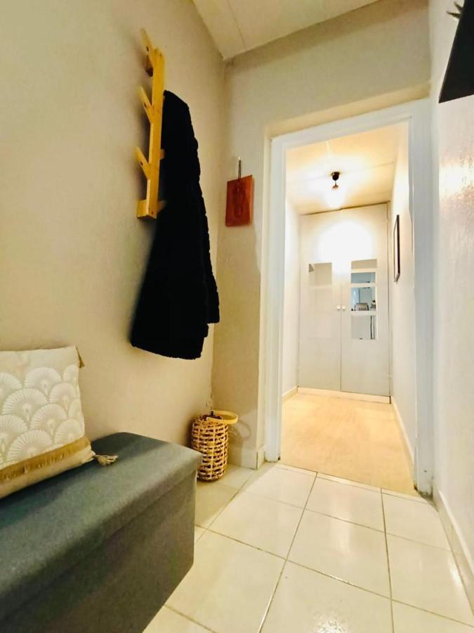 Le Savana Lodge Chanas Bagian luar foto